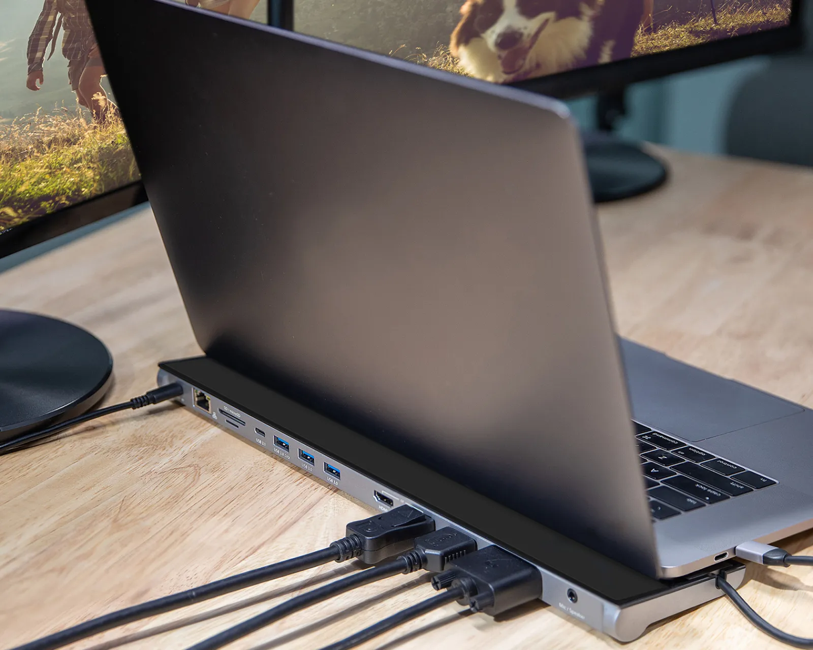 j5create Cables & Adapters|Storage Devices|USB-C Triple Display Docking Station - 100W PD Adapter